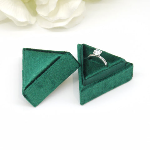 Green Triangle Single Velvet Ring Box
