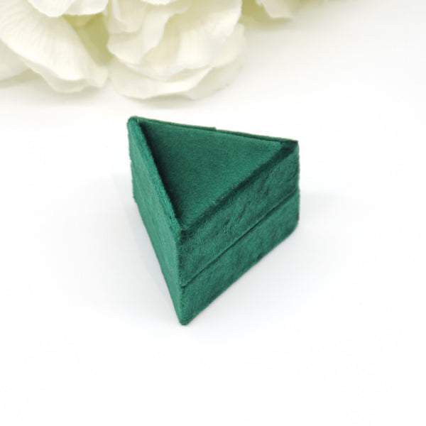 Green Triangle Single Velvet Ring Box
