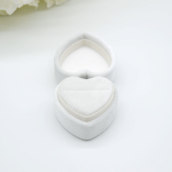 Ivory Heart Single Velvet Ring Box