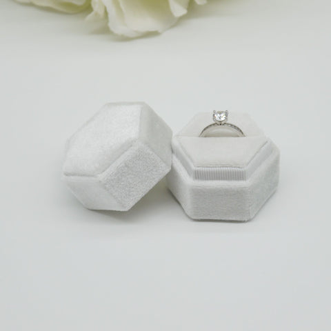 Ivory Hexagon Single Velvet Ring Box