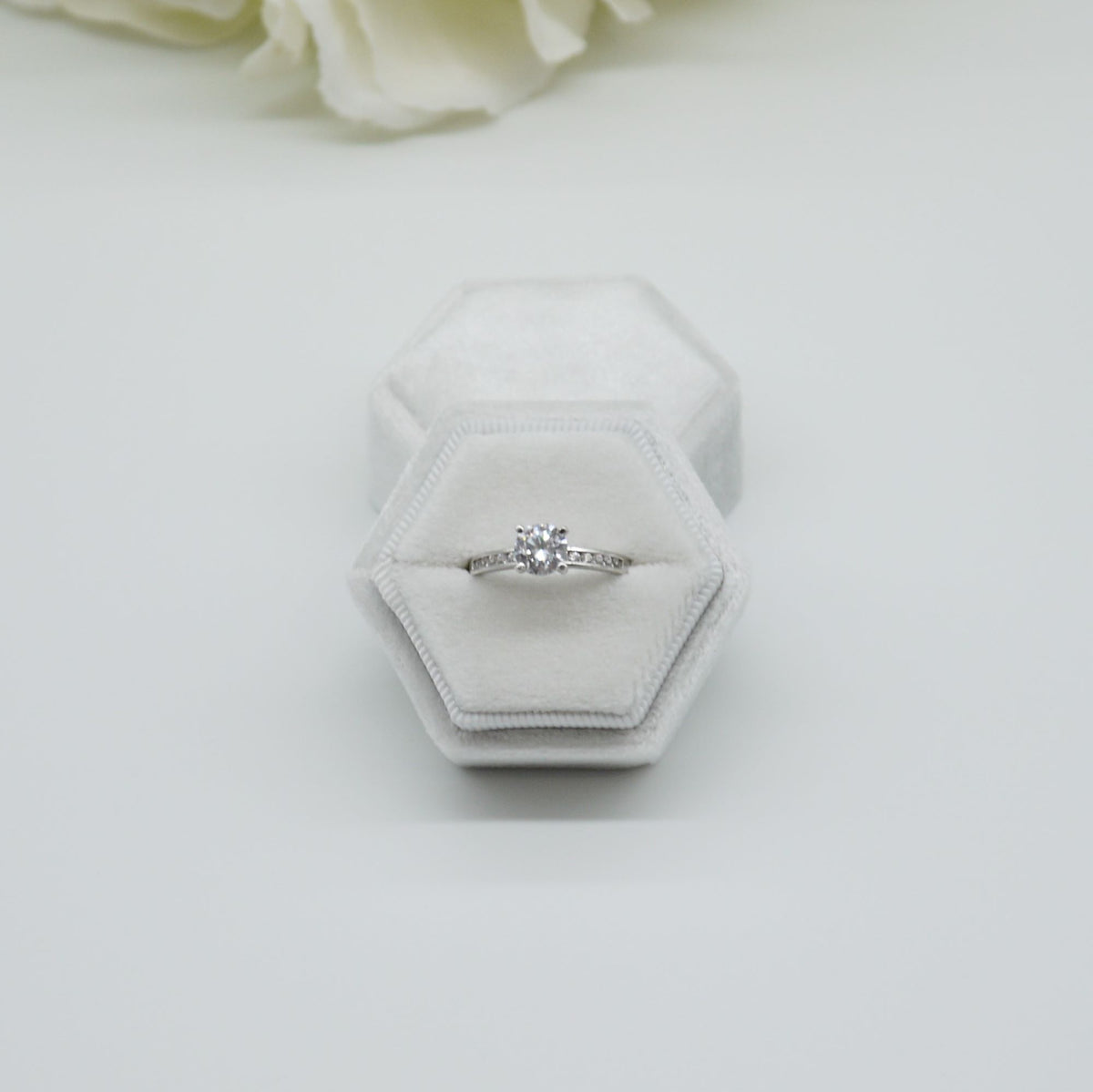 Ivory Hexagon Velvet Single Ring Box - Bijou Boxes