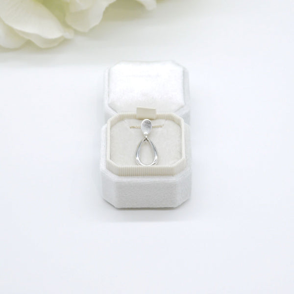 Ivory Square Octagon Velvet Pendant Box