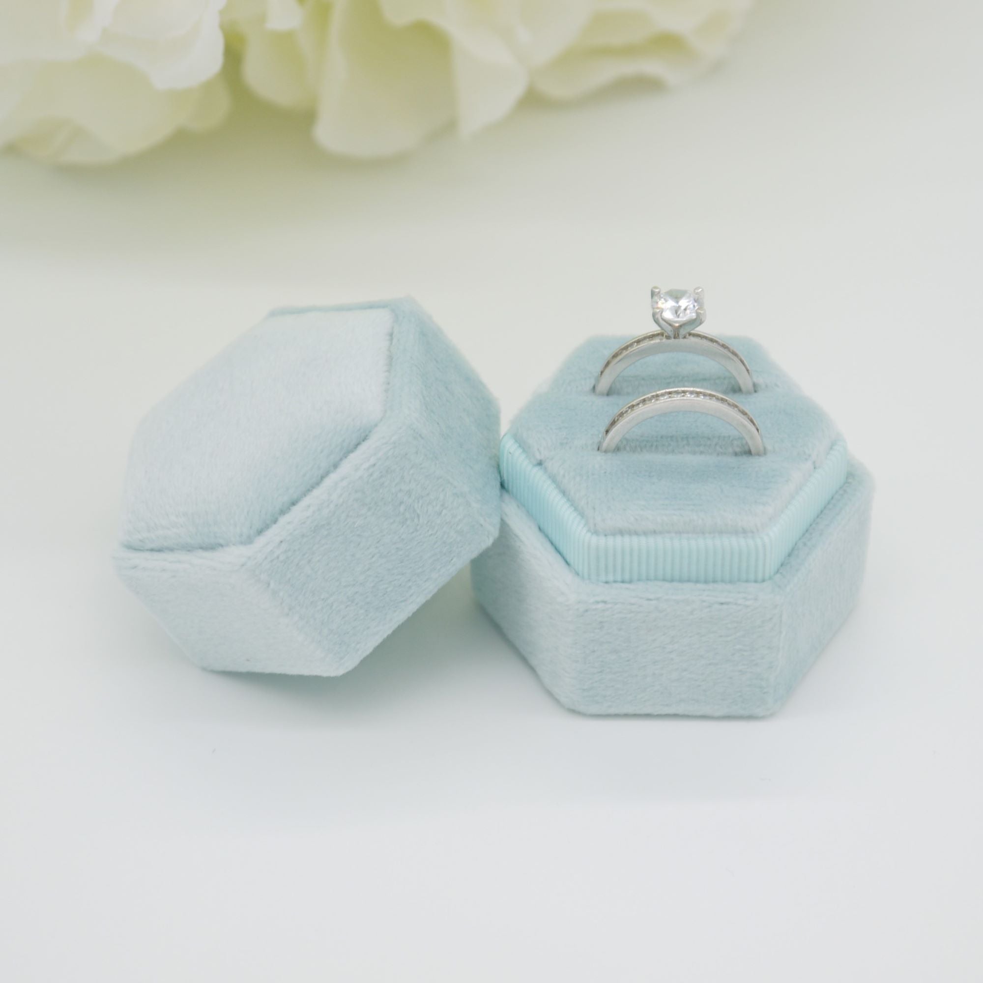 Blue velvet ring box hotsell