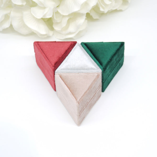 Green Triangle Single Velvet Ring Box