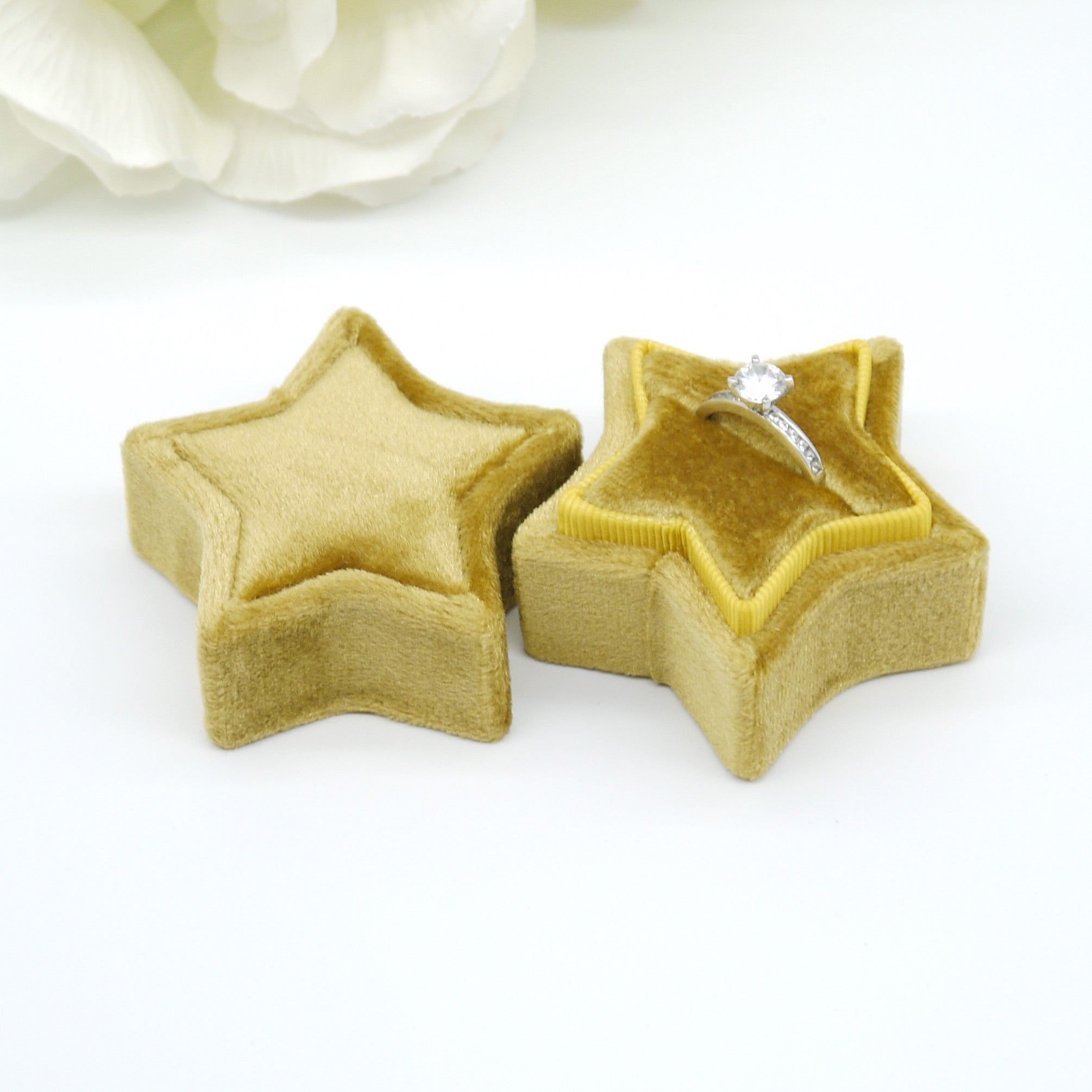 Yellow (Sparkling) Star Single Velvet Ring Box